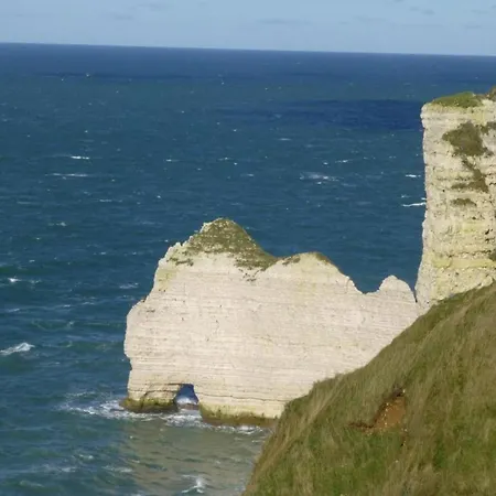 In Normandy Near The Sea, Cleaning Included Casa de Férias